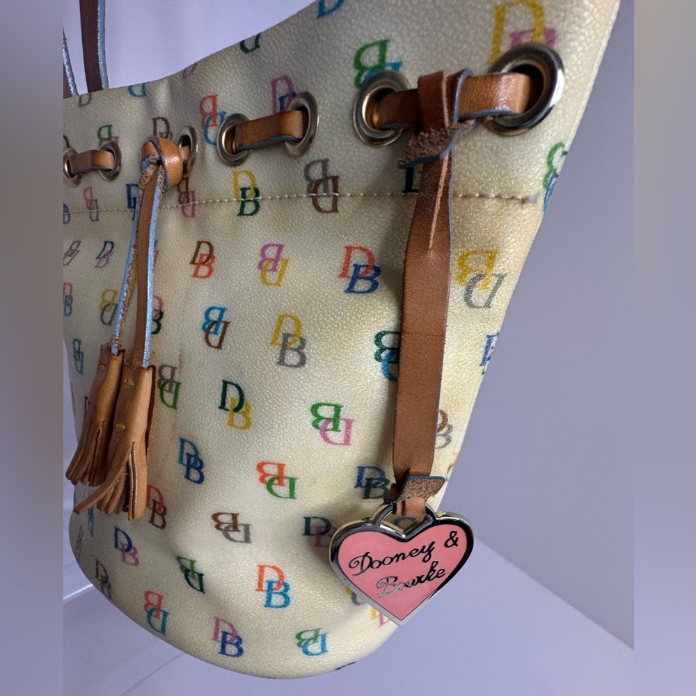 ๐ #223 Dooney & Bourke Vintage Y2K Rainbow Monogram Bucket Bag - Picture 3 of 13